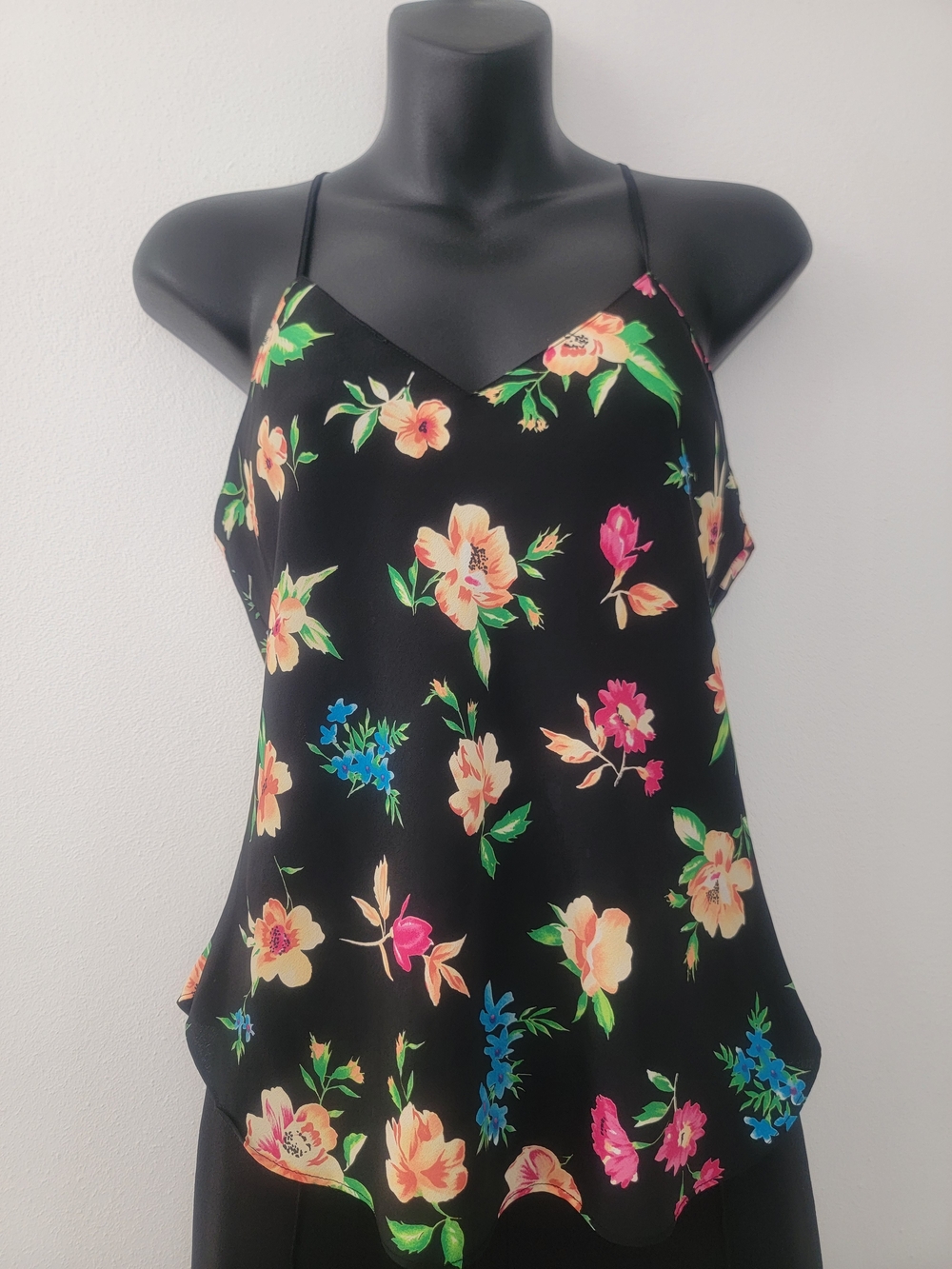 Floral V-Neck Spaghetti Strap Cami - Black Floral